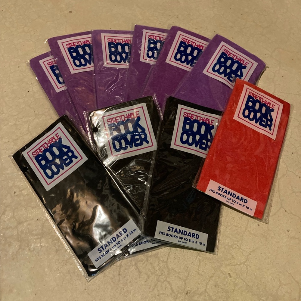 ✨5/$25✨Set of 10 brand new stretchable Book covers